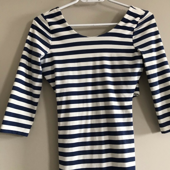 Stripped billabong dress w open back - Picture 4 of 4